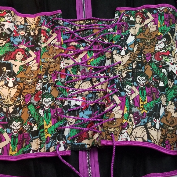 💜SOLD💜 Size 1 DC villians corset from torrid NWT - Picture 5 of 6